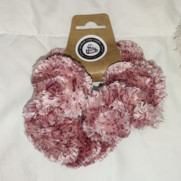 4 Handmade scrunchies - Picture 4 of 4
